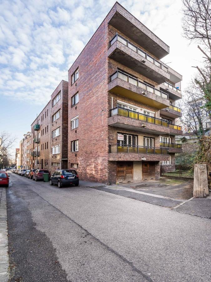 Apartamento con balcón