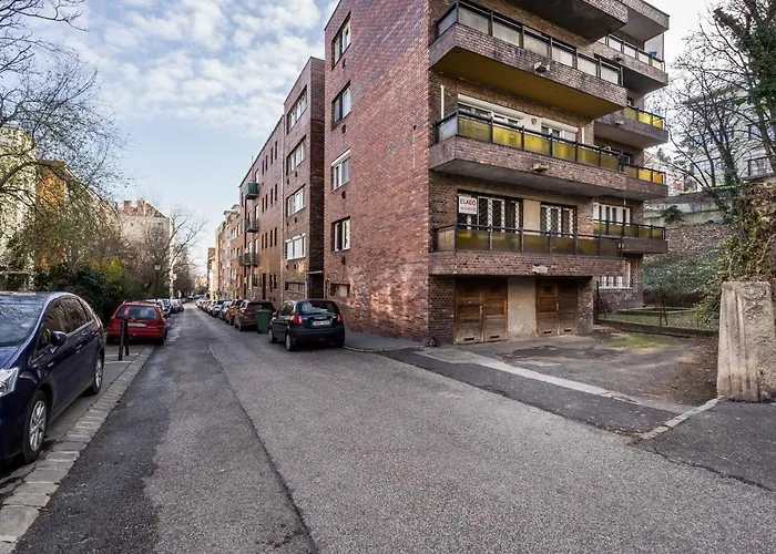Bpr Castle Point Apartment